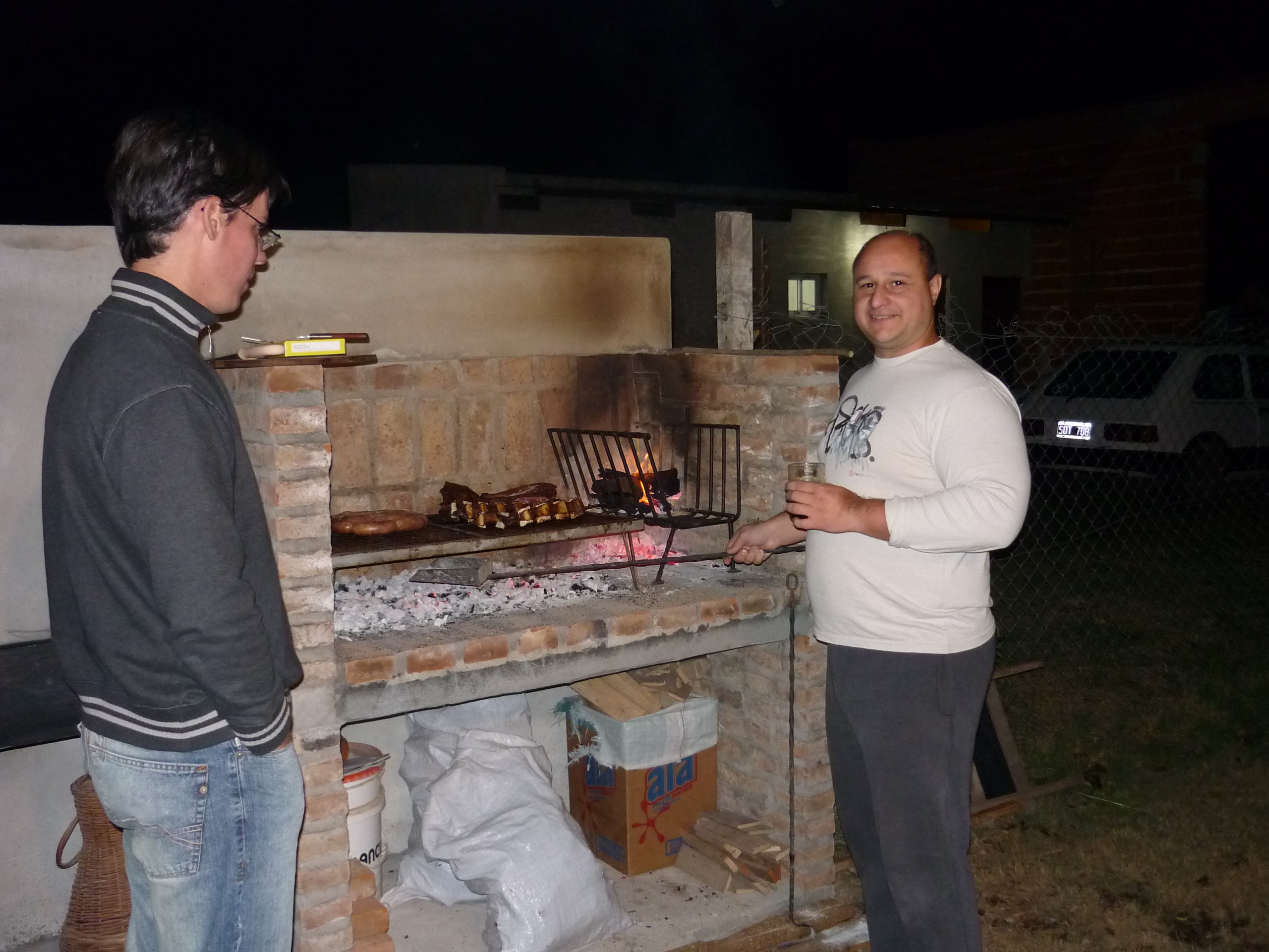 fotos/2010-05-15 - Inauguracion parrilla de afuera/P1010164.JPG